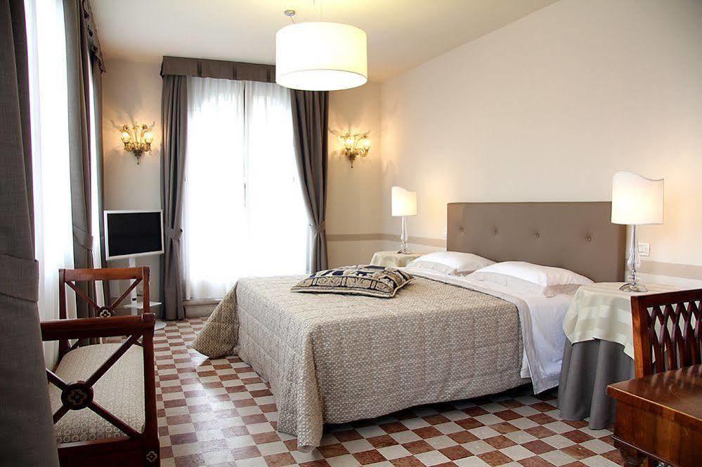 Domus Dotti V Guest House Treviso Exterior foto